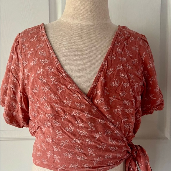 American Eagle Outfitters Tops - American Eagle Women’s Top